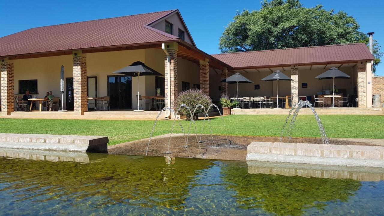 Esther'S Country Lodge Hekpoort Exterior photo